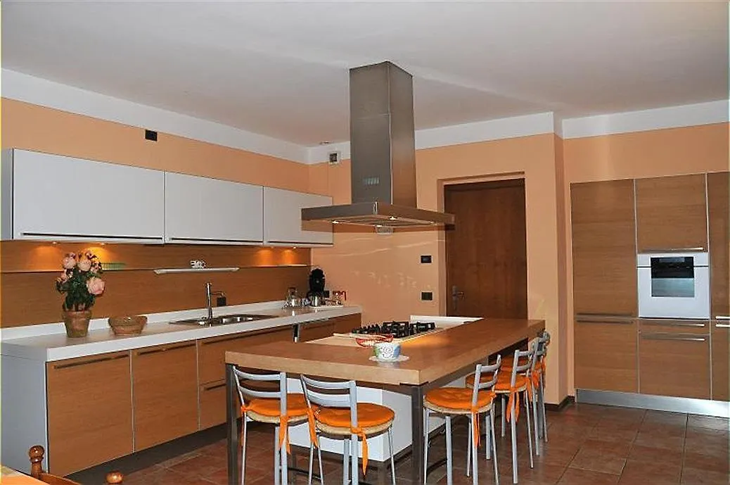 Casa Lucia 2 Lägenhet Crone Italien